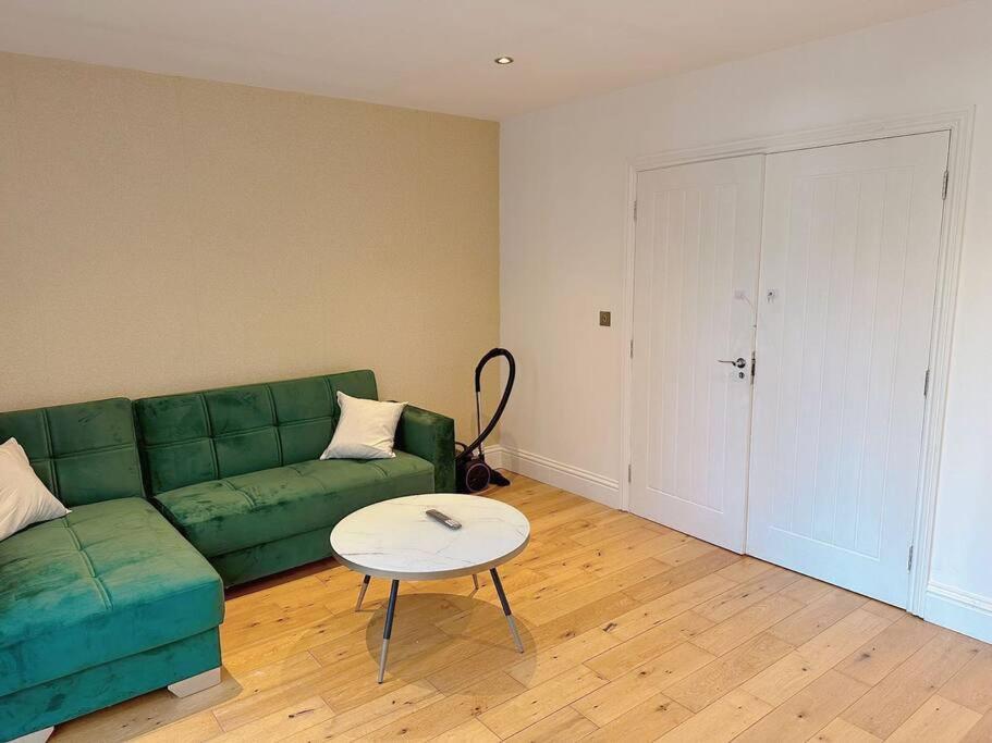 1 Bed Room Flat Near Central Londra Dış mekan fotoğraf