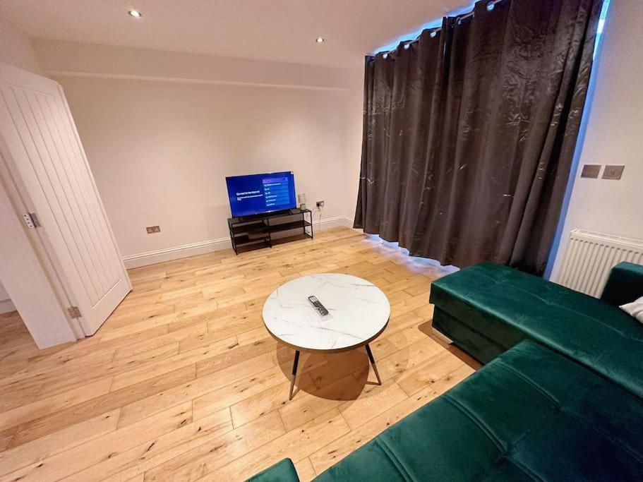 1 Bed Room Flat Near Central Londra Dış mekan fotoğraf