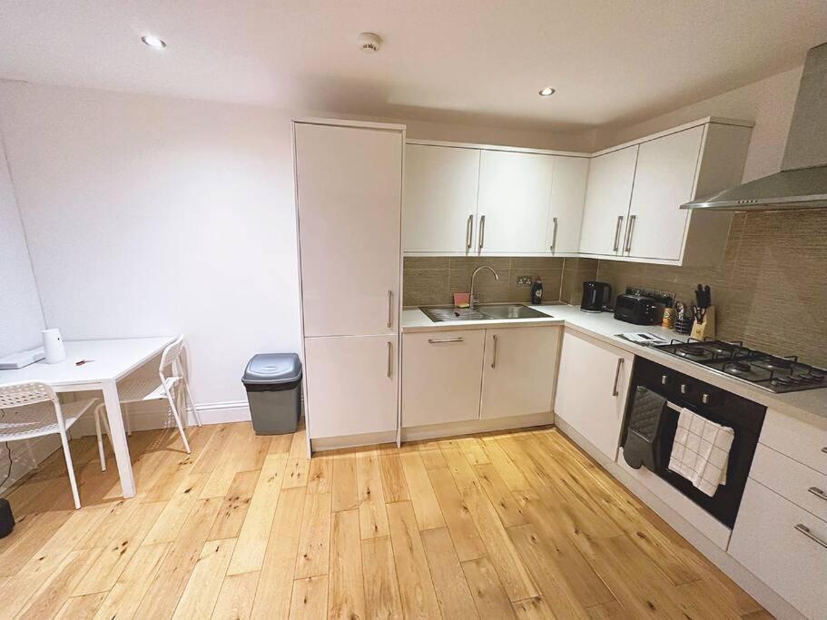 1 Bed Room Flat Near Central Londra Dış mekan fotoğraf