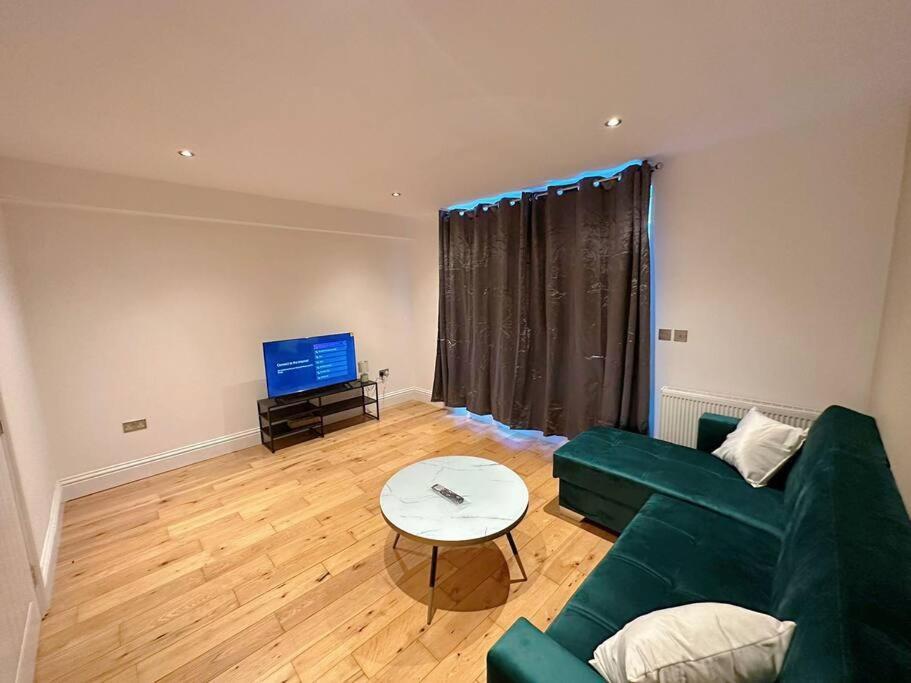 1 Bed Room Flat Near Central Londra Dış mekan fotoğraf